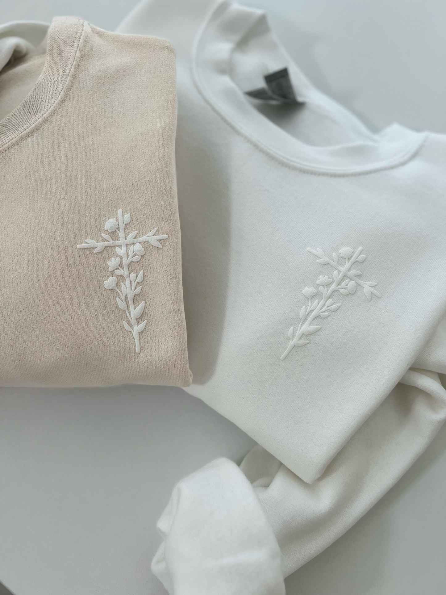 Puff Flower Cross Sweatshirt: White / XL