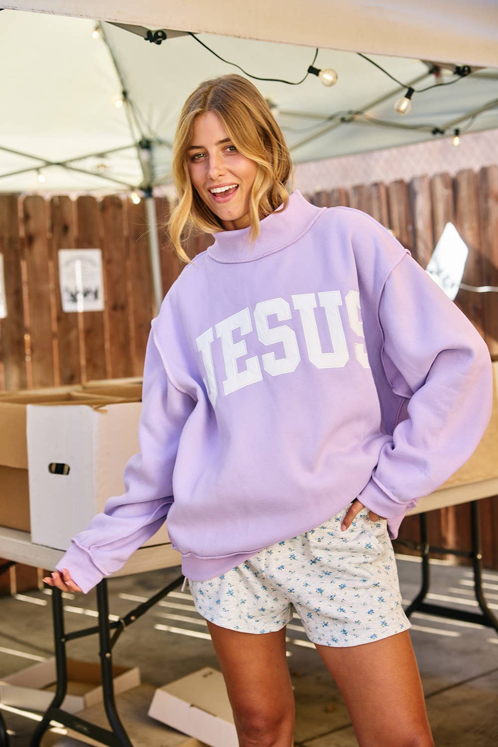 'JESUS' Embroidered Mock Neck Sweatshirt : LAVENDER