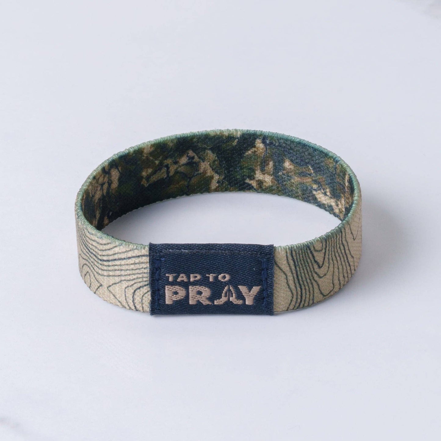 Tap To Pray® Wristband – Valor Camo: Large