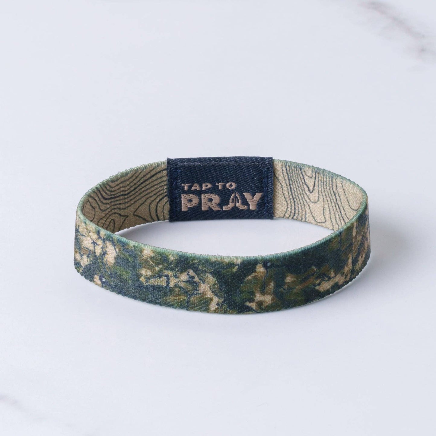 Tap To Pray® Wristband – Valor Camo: Medium