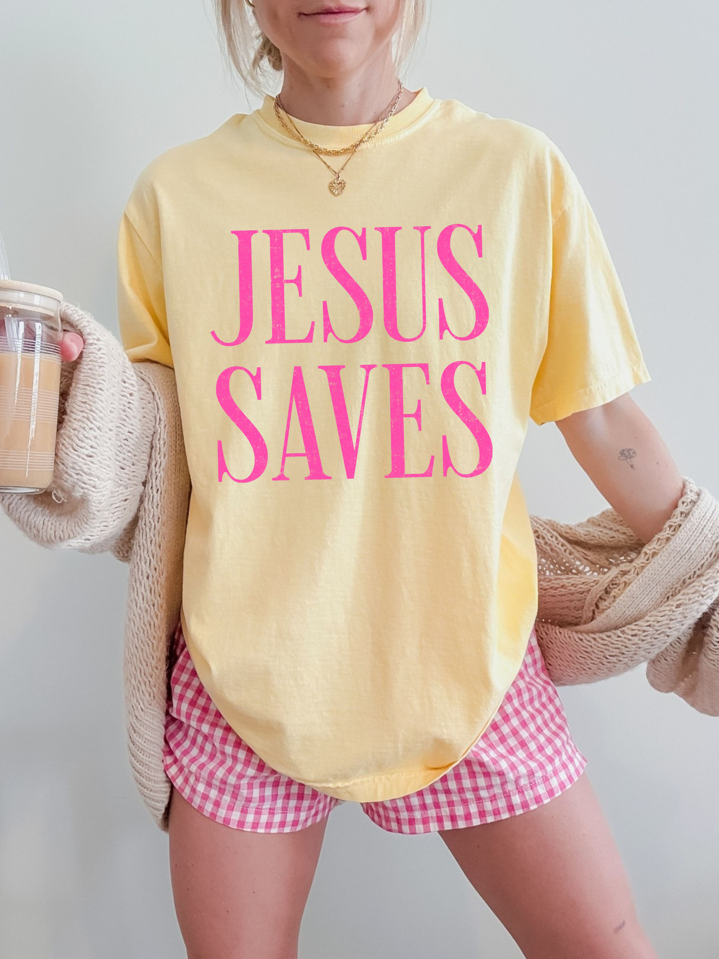 Jesus Saves Tee: L
