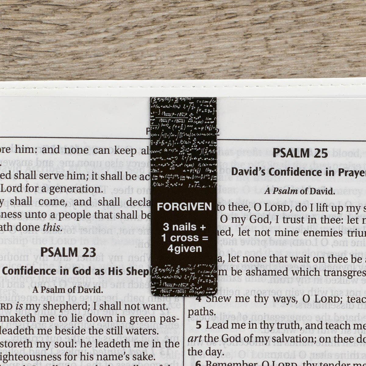 Magnetic Bookmark Set Cross