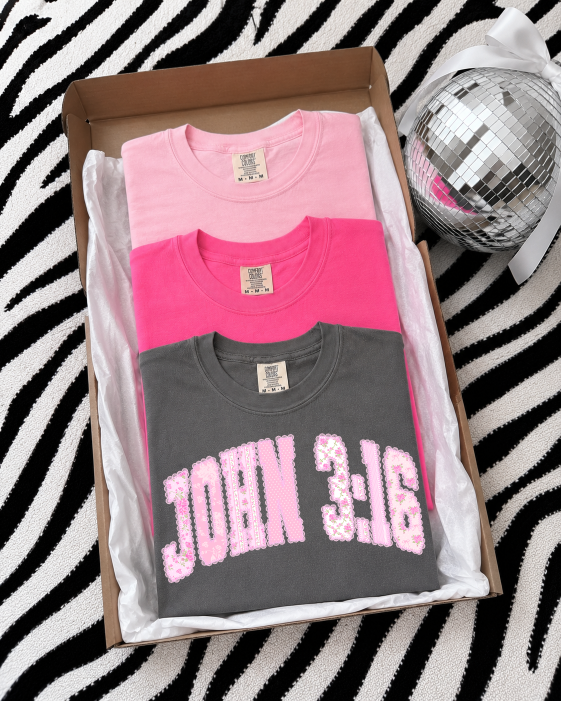 John 3:16 Tee (Pepper): L