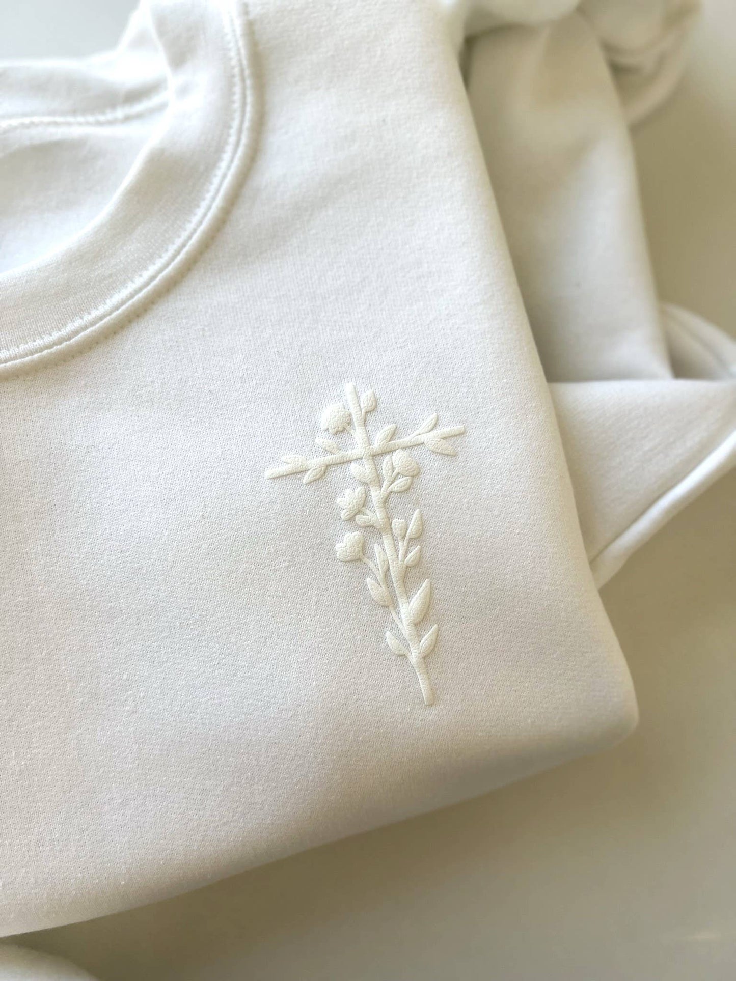 Puff Flower Cross Sweatshirt: White / L